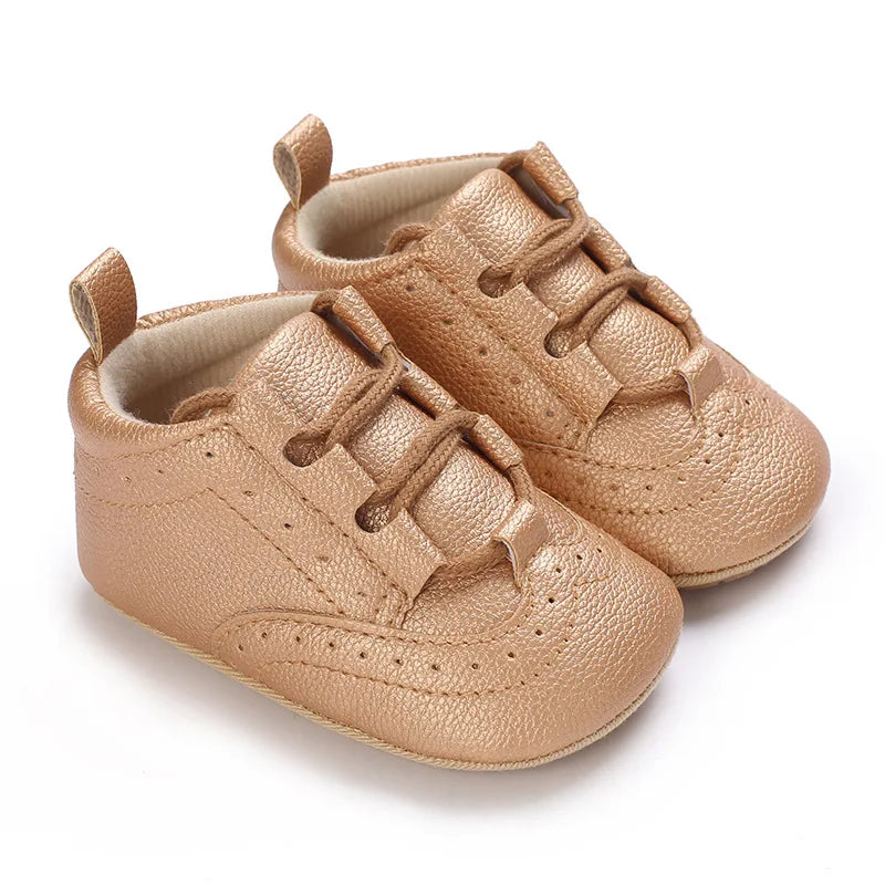Clássico sapatos de bebê recém-nascido branco sapatos casuais meninos meninas sapatos moda tênis sola macia antiderrapante sapatos da criança primeiros caminhantes