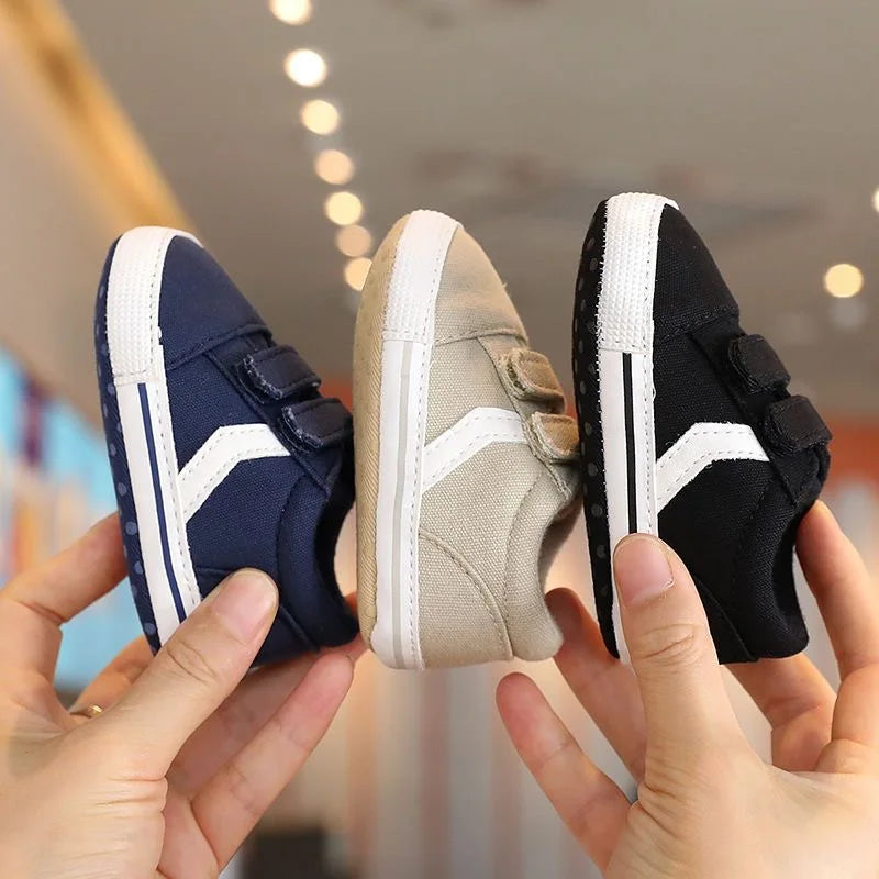 Venda quente sapatos de bebê clássico sola macia sapatos recém-nascidos casuais moda sapatos esportivos infantil da criança tiras cor sólida sapatos berço
