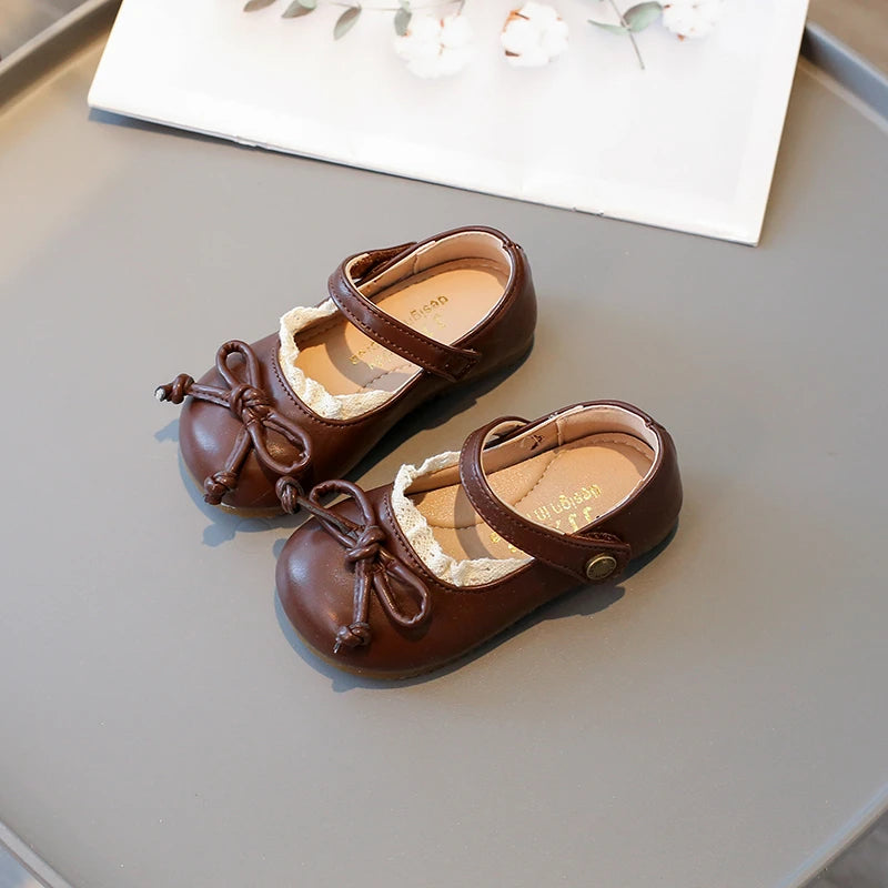 Sapatos de couro PU com borla para meninas, sola macia antiderrapante, dedo do pé redondo, laço, princesa doce, ao ar livre, primavera, outono