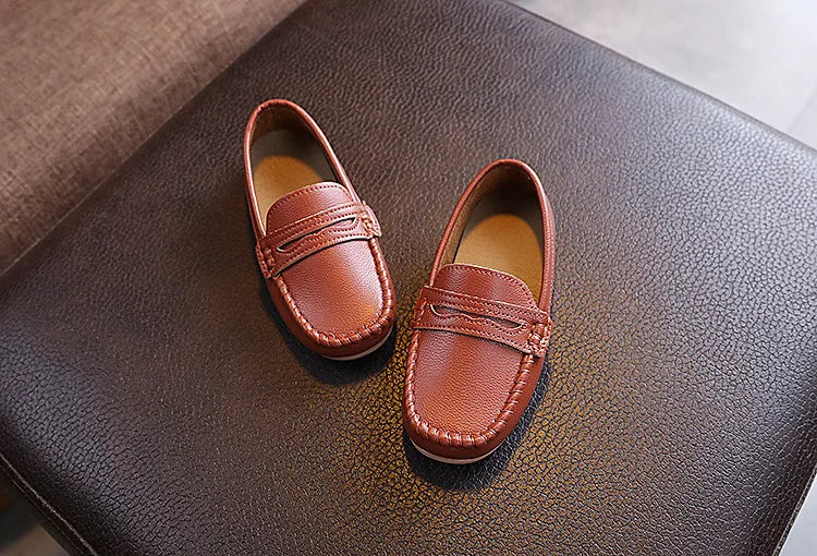 Meninos sapatos primavera outono crianças oxfords meninos deslizamento em apartamentos sapatos de couro macio do plutônio da criança preto branco mocassins para menino