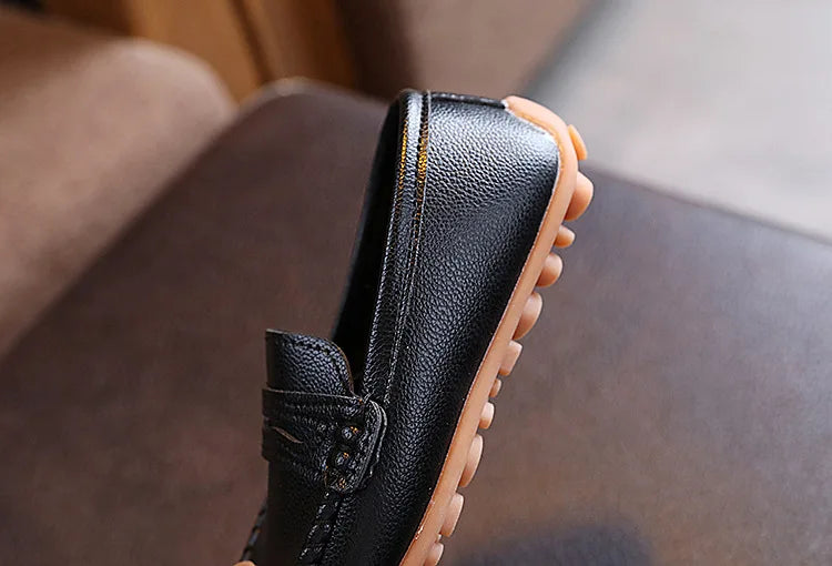 Meninos sapatos primavera outono crianças oxfords meninos deslizamento em apartamentos sapatos de couro macio do plutônio da criança preto branco mocassins para menino