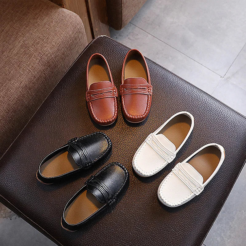 Meninos sapatos primavera outono crianças oxfords meninos deslizamento em apartamentos sapatos de couro macio do plutônio da criança preto branco mocassins para menino