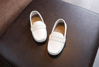 Meninos sapatos primavera outono crianças oxfords meninos deslizamento em apartamentos sapatos de couro macio do plutônio da criança preto branco mocassins para menino