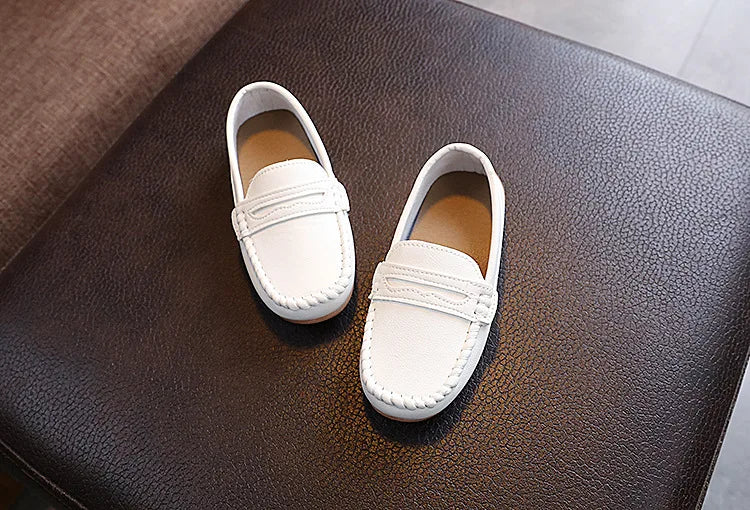 Meninos sapatos primavera outono crianças oxfords meninos deslizamento em apartamentos sapatos de couro macio do plutônio da criança preto branco mocassins para menino