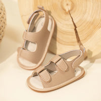 Novas sandálias do bebê sapatos de bebê menino menina sandálias pu sola de fundo macio anti-deslizamento infantil primeiro walker sapatos de berço mocassins recém-nascidos