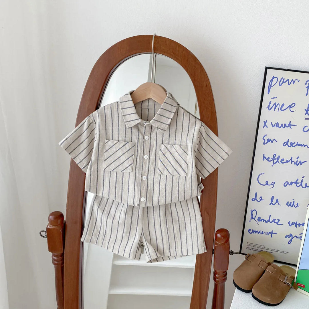 Camisa e shorts listrados de algodão para crianças da moda, conjunto combinado de conforto e estilo, ideal para crianças de 1 a 5 anos