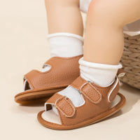 Novas sandálias do bebê sapatos de bebê menino menina sandálias pu sola de fundo macio anti-deslizamento infantil primeiro walker sapatos de berço mocassins recém-nascidos