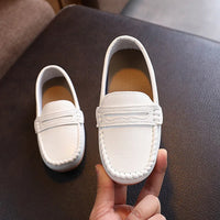 Meninos sapatos primavera outono crianças oxfords meninos deslizamento em apartamentos sapatos de couro macio do plutônio da criança preto branco mocassins para menino