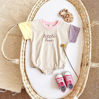 Macacão bordado letra manga curta para bebês meninos e meninas, em macacão recém-nascido, roupas infantis, bloco de cores, verão, 0-18m