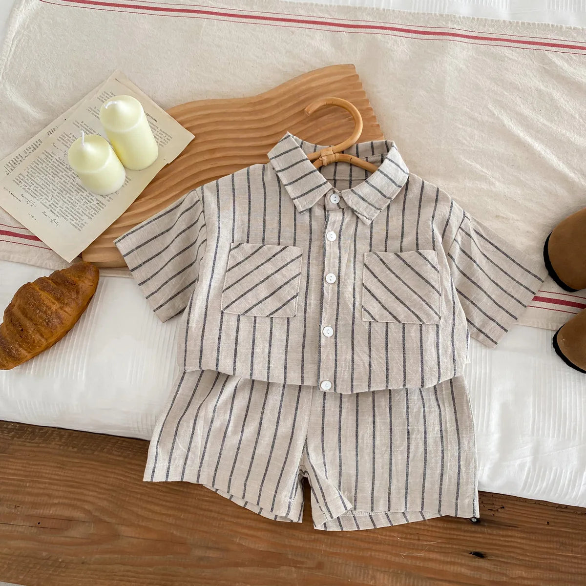 Conjunto de treino listrado infantil, Camisa e shorts com gola virada para baixo, Roupas de meninos e meninas, Roupas infantis, Verão, 2 peças, 2024