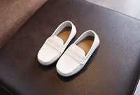 Meninos sapatos primavera outono crianças oxfords meninos deslizamento em apartamentos sapatos de couro macio do plutônio da criança preto branco mocassins para menino