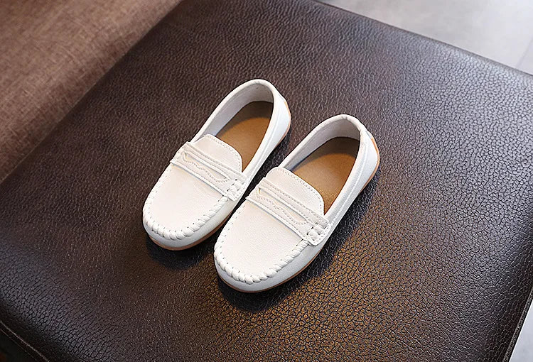Meninos sapatos primavera outono crianças oxfords meninos deslizamento em apartamentos sapatos de couro macio do plutônio da criança preto branco mocassins para menino