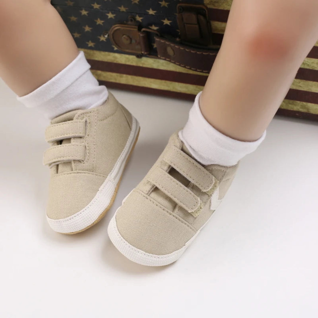 Venda quente sapatos de bebê clássico sola macia sapatos recém-nascidos casuais moda sapatos esportivos infantil da criança tiras cor sólida sapatos berço