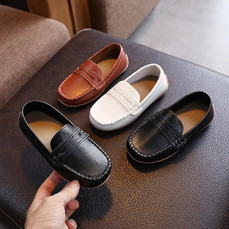 Meninos sapatos primavera outono crianças oxfords meninos deslizamento em apartamentos sapatos de couro macio do plutônio da criança preto branco mocassins para menino
