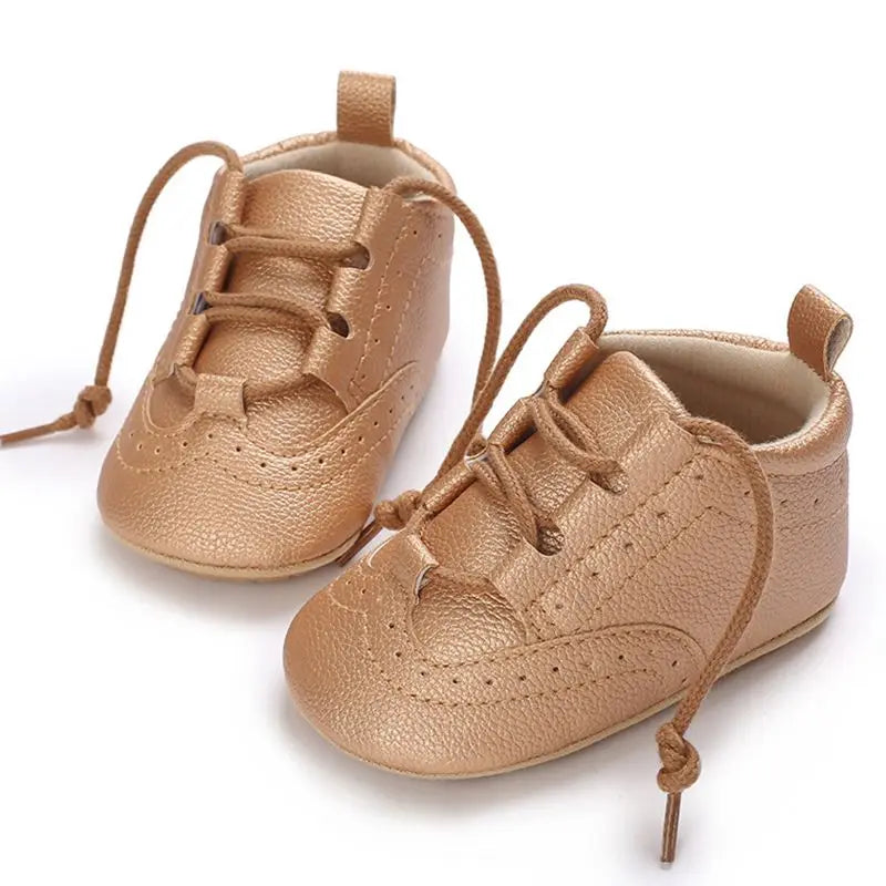 Clássico sapatos de bebê recém-nascido branco sapatos casuais meninos meninas sapatos moda tênis sola macia antiderrapante sapatos da criança primeiros caminhantes