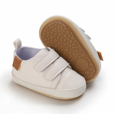 Clássico sapatos de bebê recém-nascido branco sapatos casuais meninos meninas sapatos moda tênis sola macia antiderrapante sapatos da criança primeiros caminhantes