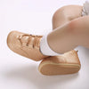 Clássico sapatos de bebê recém-nascido branco sapatos casuais meninos meninas sapatos moda tênis sola macia antiderrapante sapatos da criança primeiros caminhantes