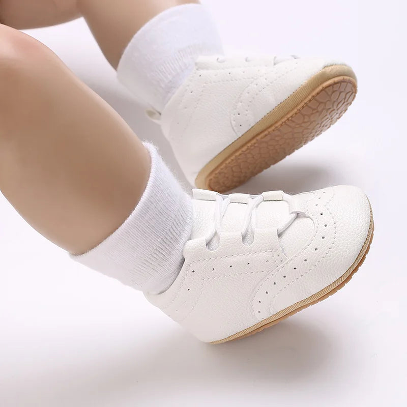 Clássico sapatos de bebê recém-nascido branco sapatos casuais meninos meninas sapatos moda tênis sola macia antiderrapante sapatos da criança primeiros caminhantes