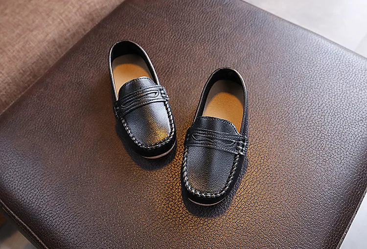 Meninos sapatos primavera outono crianças oxfords meninos deslizamento em apartamentos sapatos de couro macio do plutônio da criança preto branco mocassins para menino
